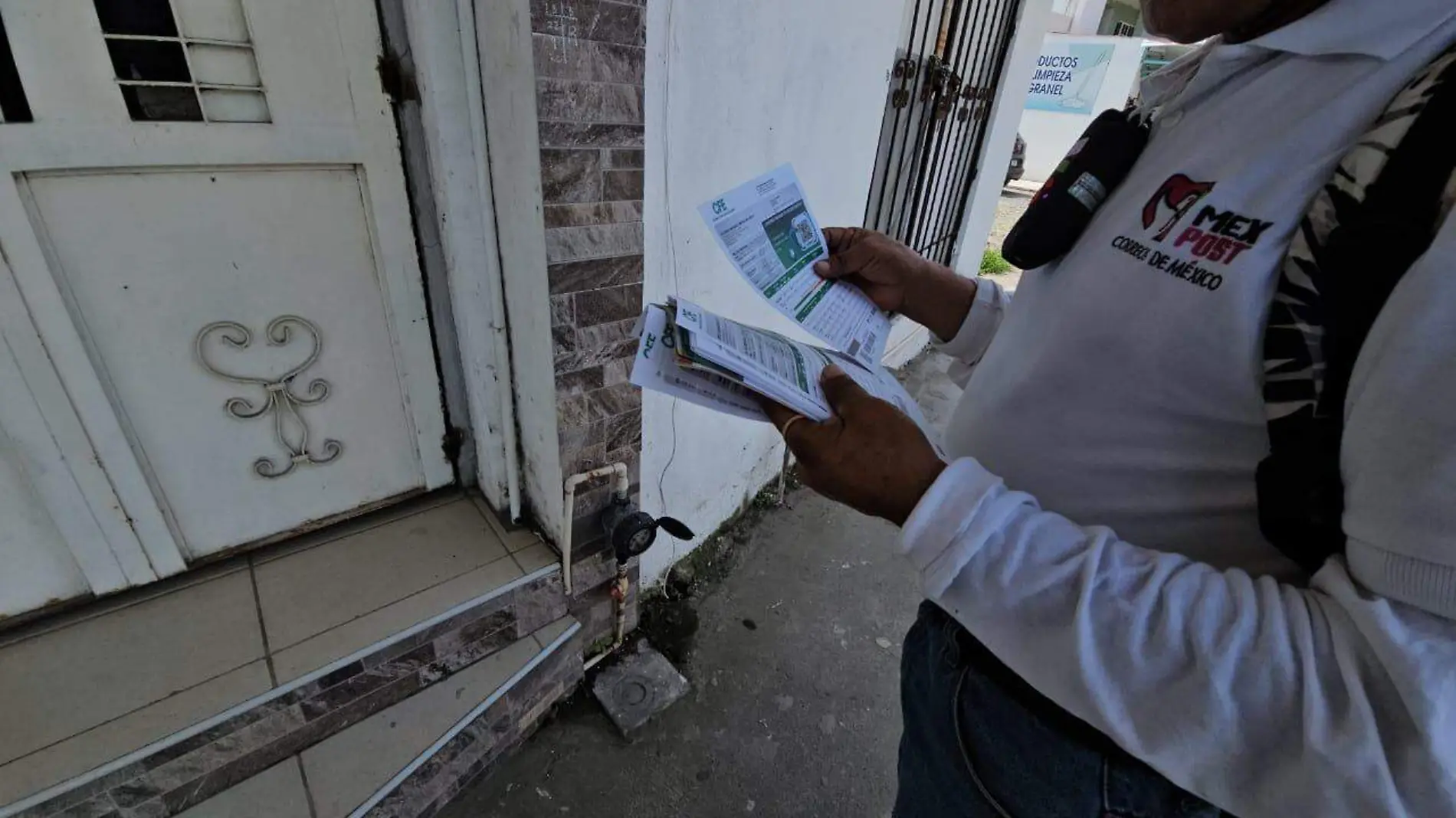 entrega de recibos de luz